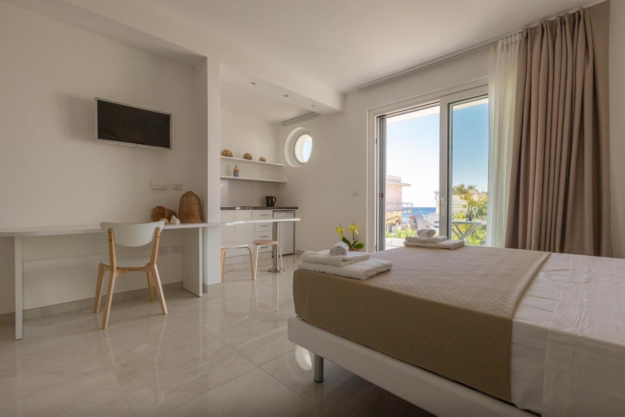 Stella Del Mare Residence Torre Pali エクステリア 写真